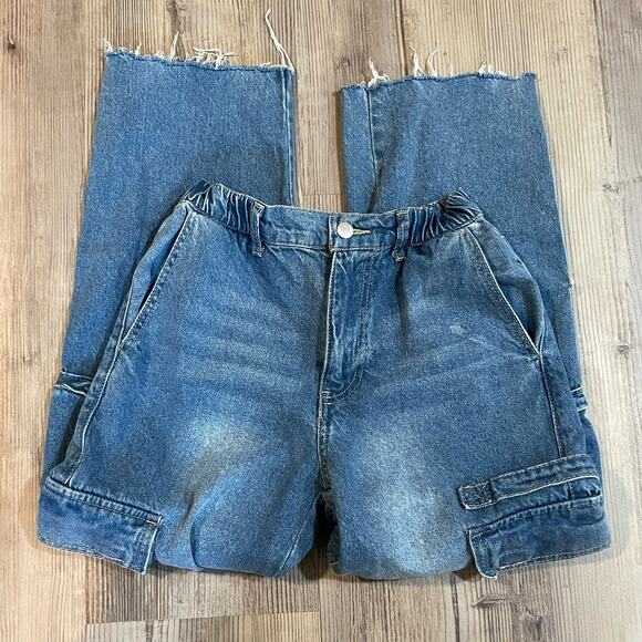 Forever 21 Loose Fit Cropped Cargo Jeans - size Small - Picture 2 of 8